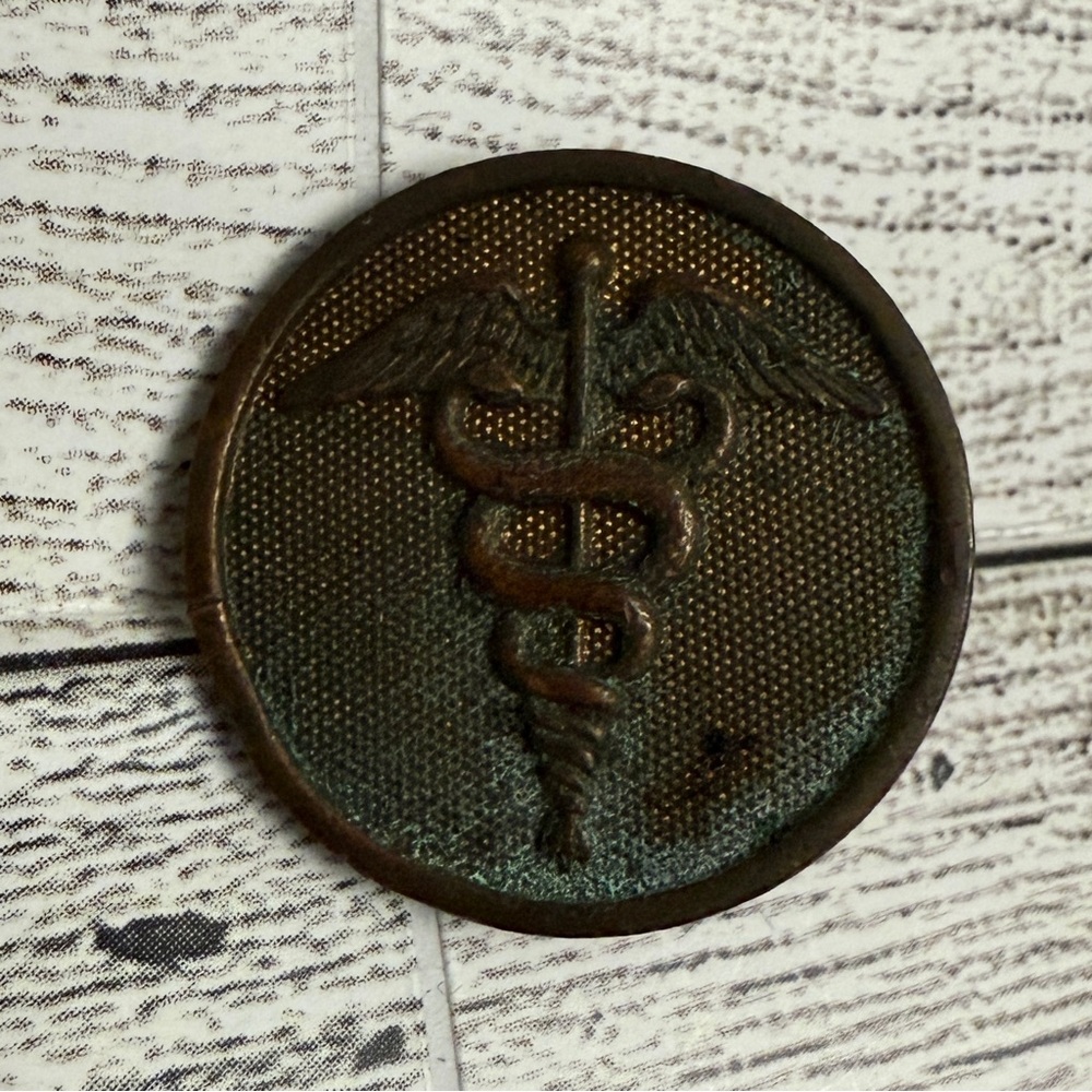 WW1 US ARMY *MEDICAL CORPS* CADUCEUS‎ COLLAR DISK - SCREWBACK